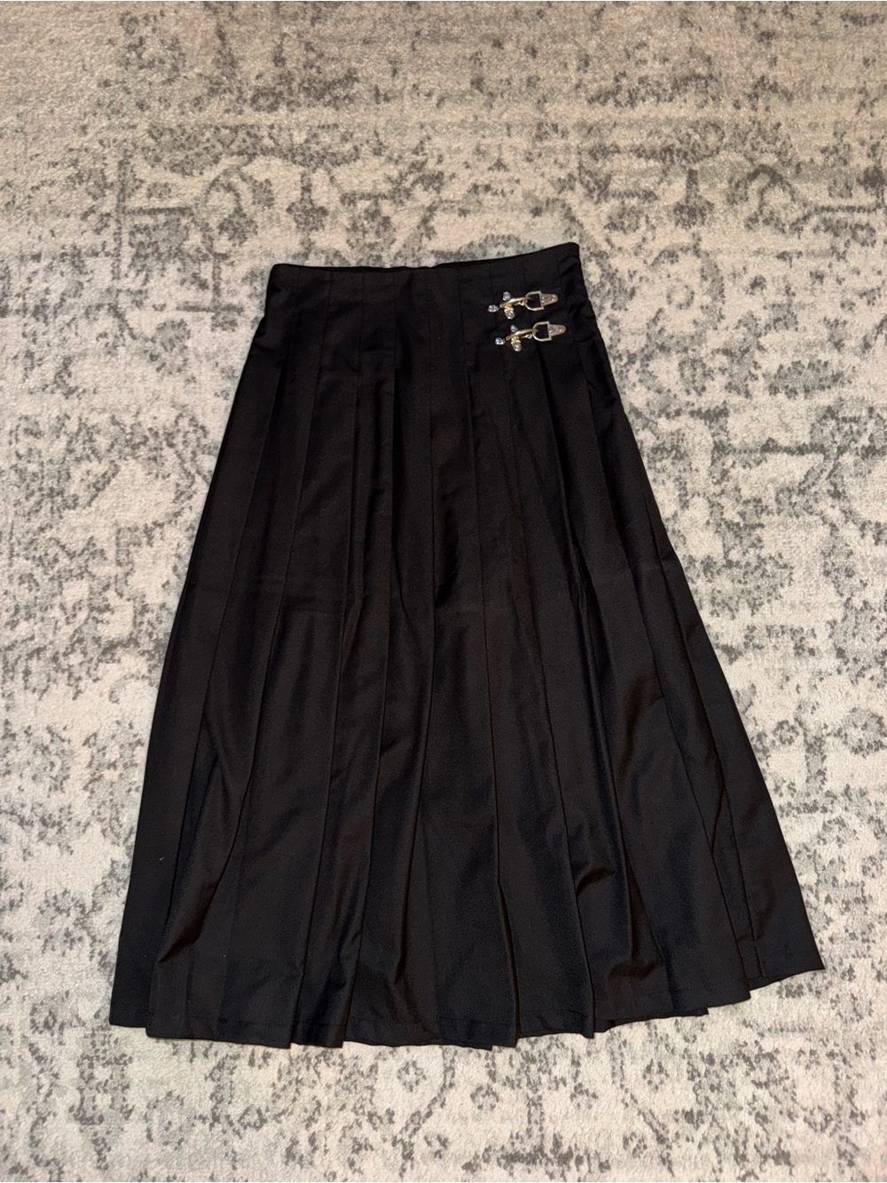 Lioness Fame Buckle Detail Pleated Midi Skirt - Picture 5 of 8